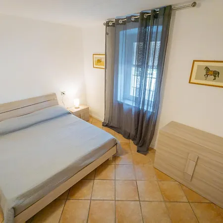 Vista Sul Castello Apartment *
